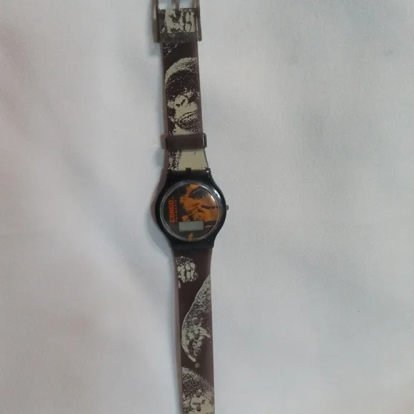 Watch - Picture 1 of 2